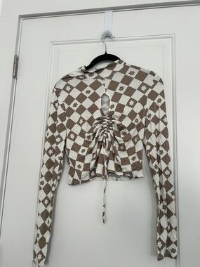 PacSun Brown & White Checkered Long Sleeve Ruched Crop Top